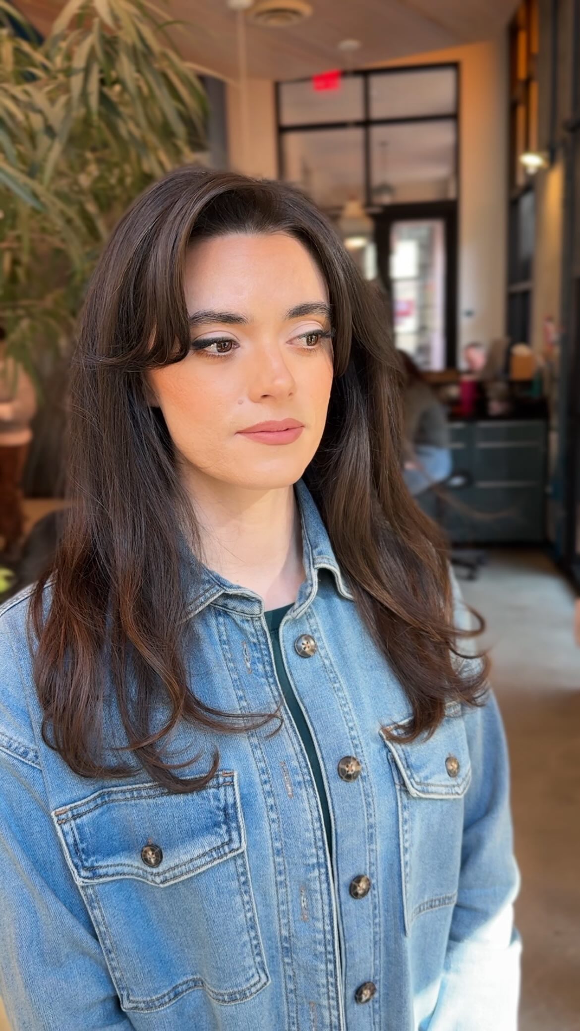 Bridal beauty in the making ✨
Paulina worked her magic with this wedding makeup trial, and Lyris prepped the perfect canvas with a blowout that set beautifully in rollers while the glam came together 💄💁♀️
Wedding season is just around the corner—if you’re a bride-to-be, we’d love to be a part of your day. Book your trial with us at Salon Xia 💐
#bridal #pasadena #bridalmakeup #bridalhair #longbridalhair #longhairstyle #softglam