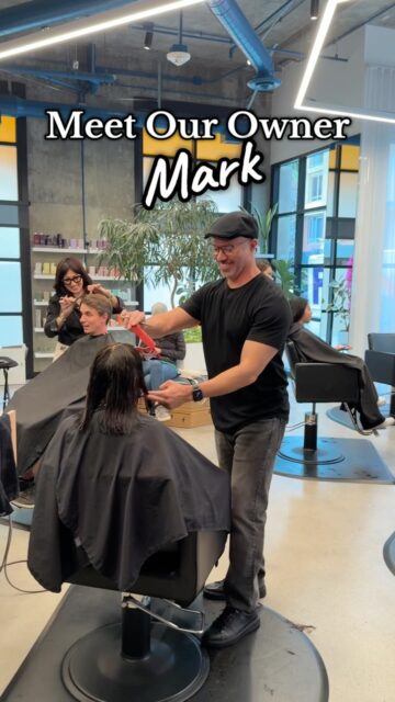watch out he might photobomb you 😂 #salonowner #pasadena #salonxia #playhousepasadena #haircut #hairstylist #hair #pasadenasalon
